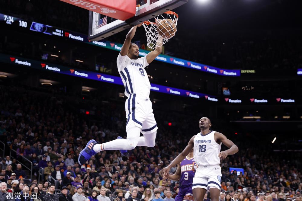 着成千上万 着成千上万